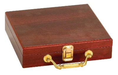 Rosewood Finish 100 Chip Poker Set - Closed view