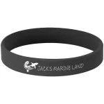 Black/White color variant